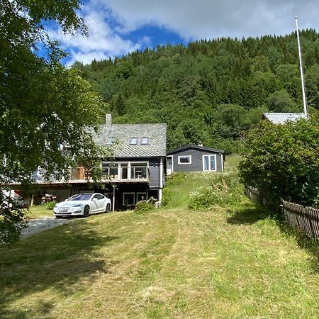 Voss- Oppheim Suite Private Cozy Cabin Vossestrand Exterior foto
